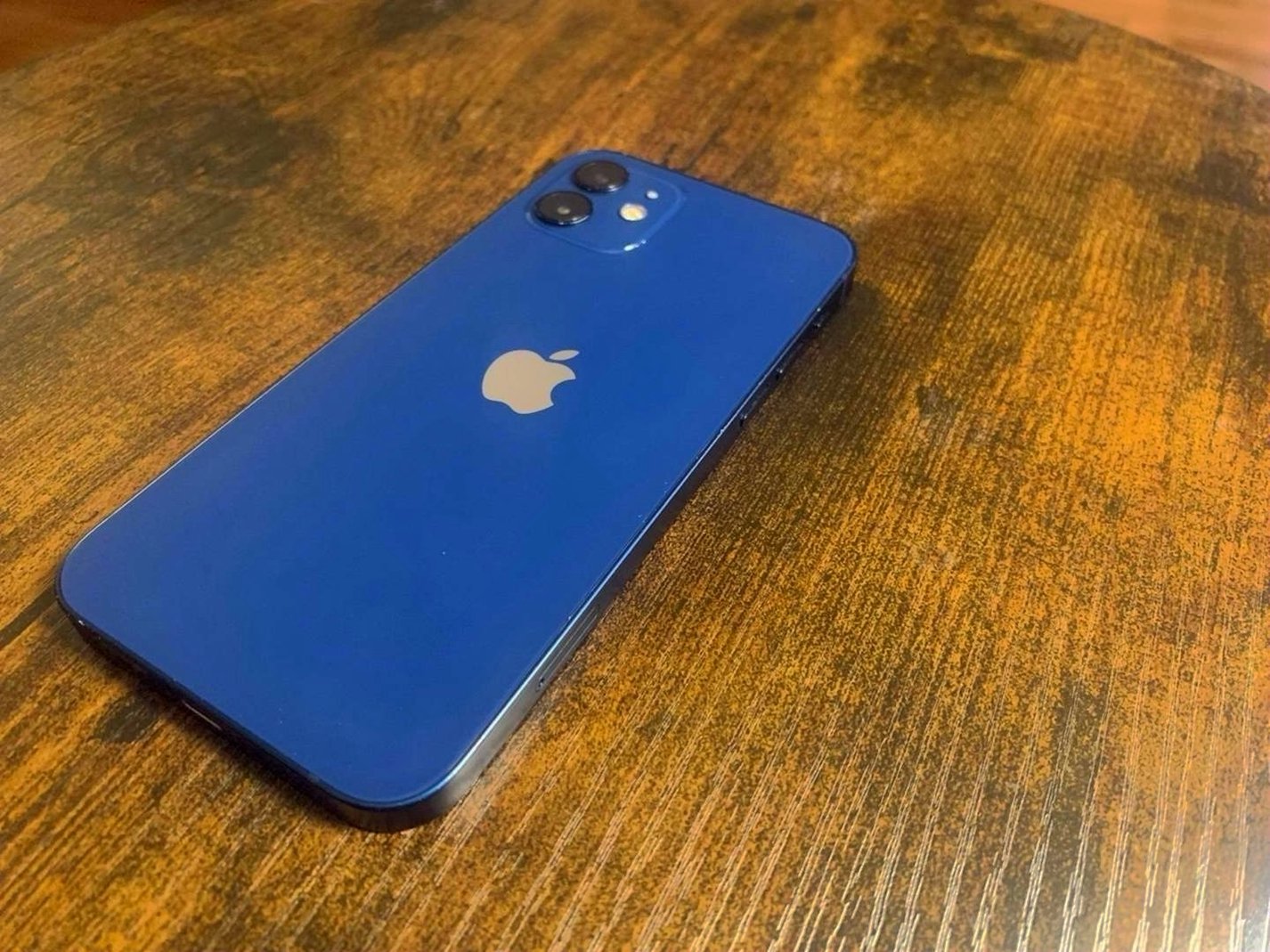 Apple iPhone 12 64GB Blue Unlocked - Used image 4