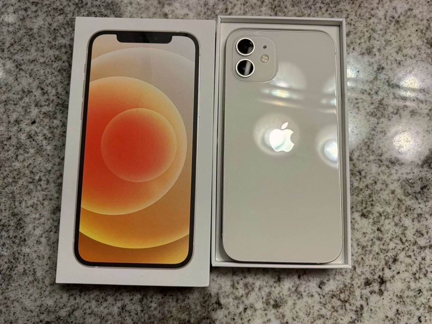 Apple iPhone 12 256GB White Unlocked - Used