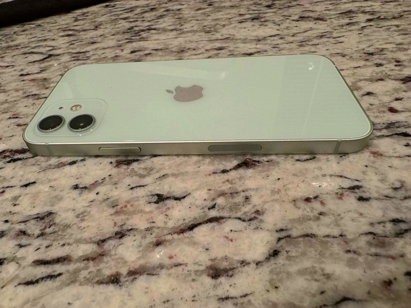 Apple iPhone 12 128GB Green Unlocked - Used image 2