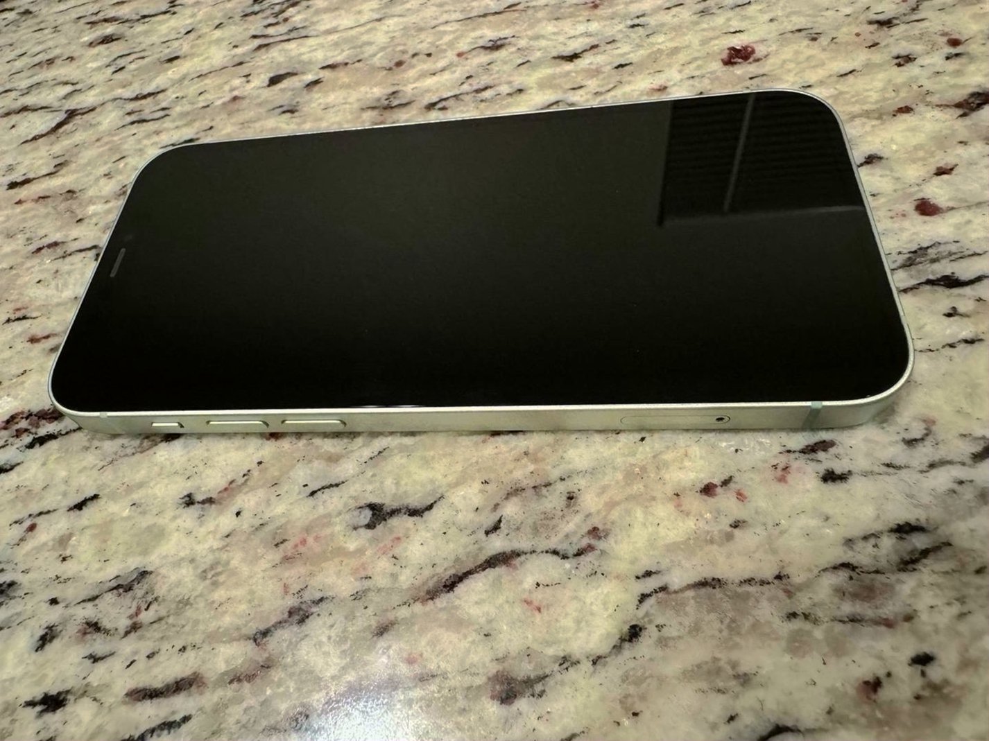 Apple iPhone 12 128GB Green Unlocked - Used image 5