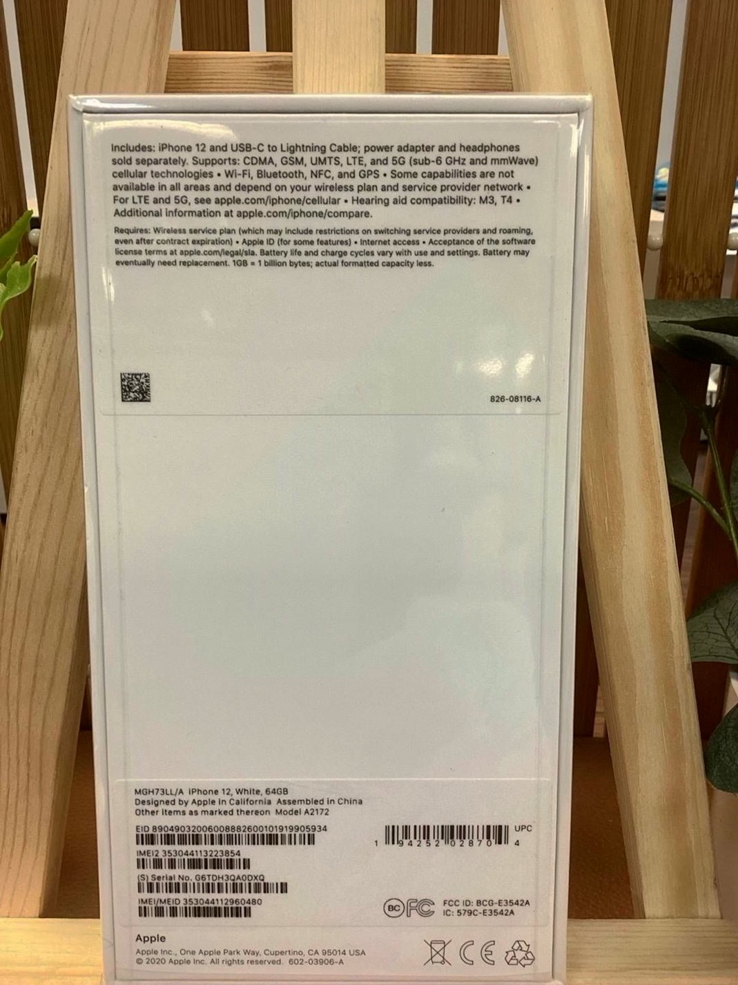 Apple iPhone 12 64GB White Unlocked - Used image 4