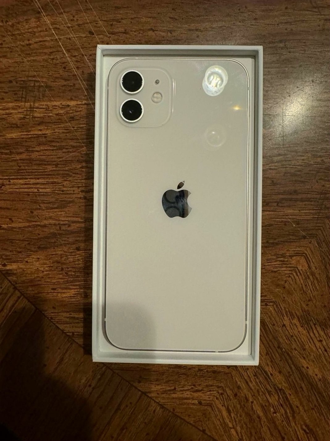 Apple iPhone 12 64GB White Unlocked - Used image 4
