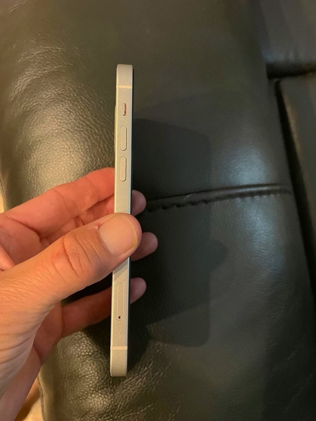 Apple iPhone 12 64GB White Unlocked - Used image 3