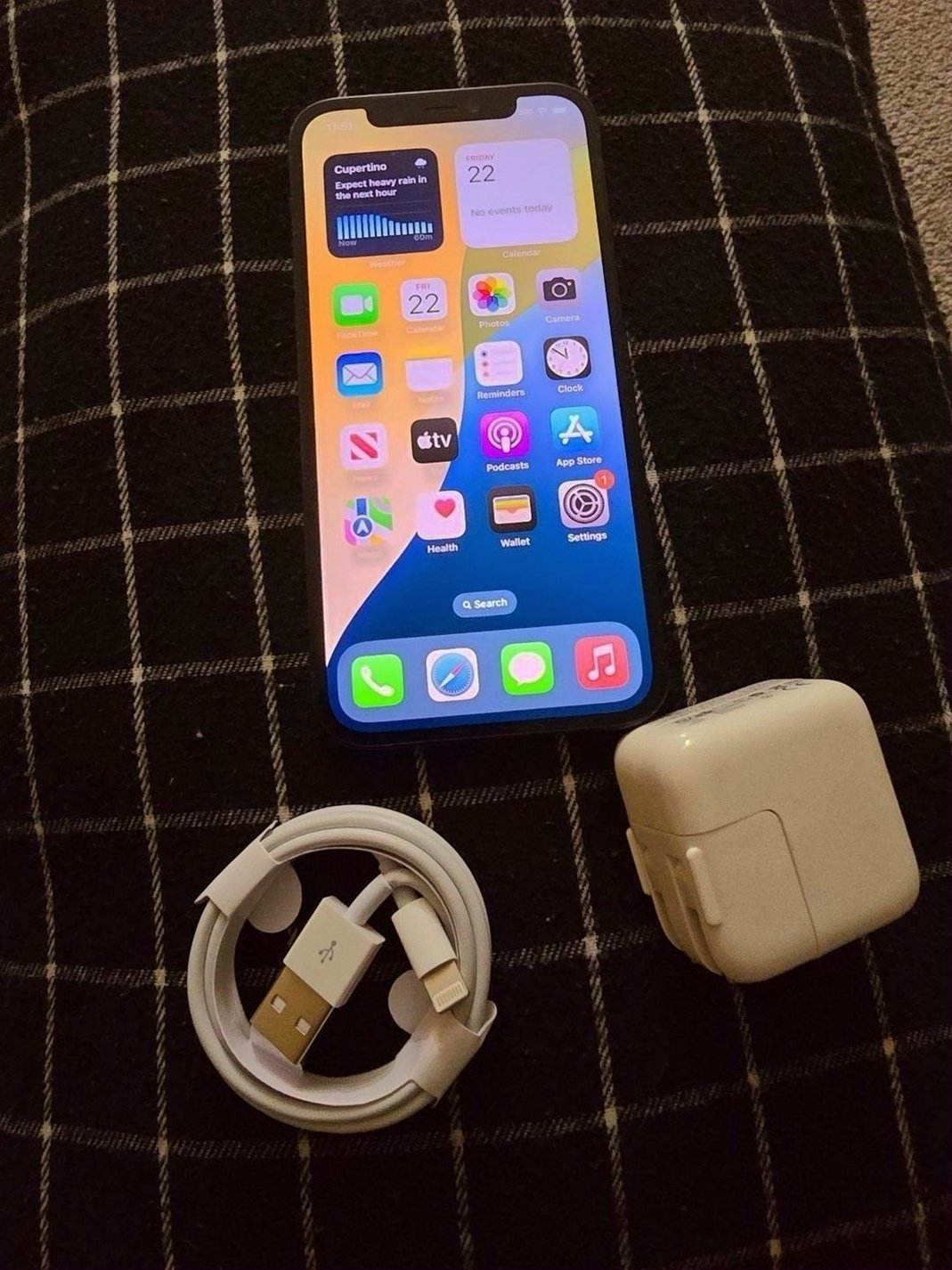 Apple iPhone 12 64GB Black Unlocked - Used image 2