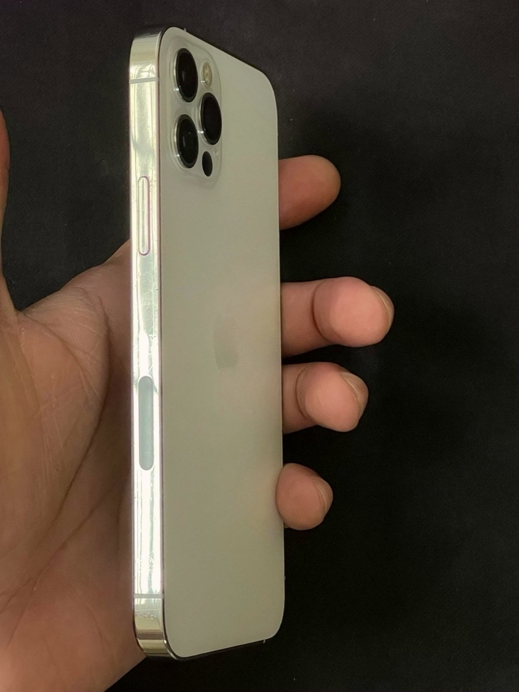 Apple iPhone 12 Pro 256GB Silver Unlocked - Used image 4