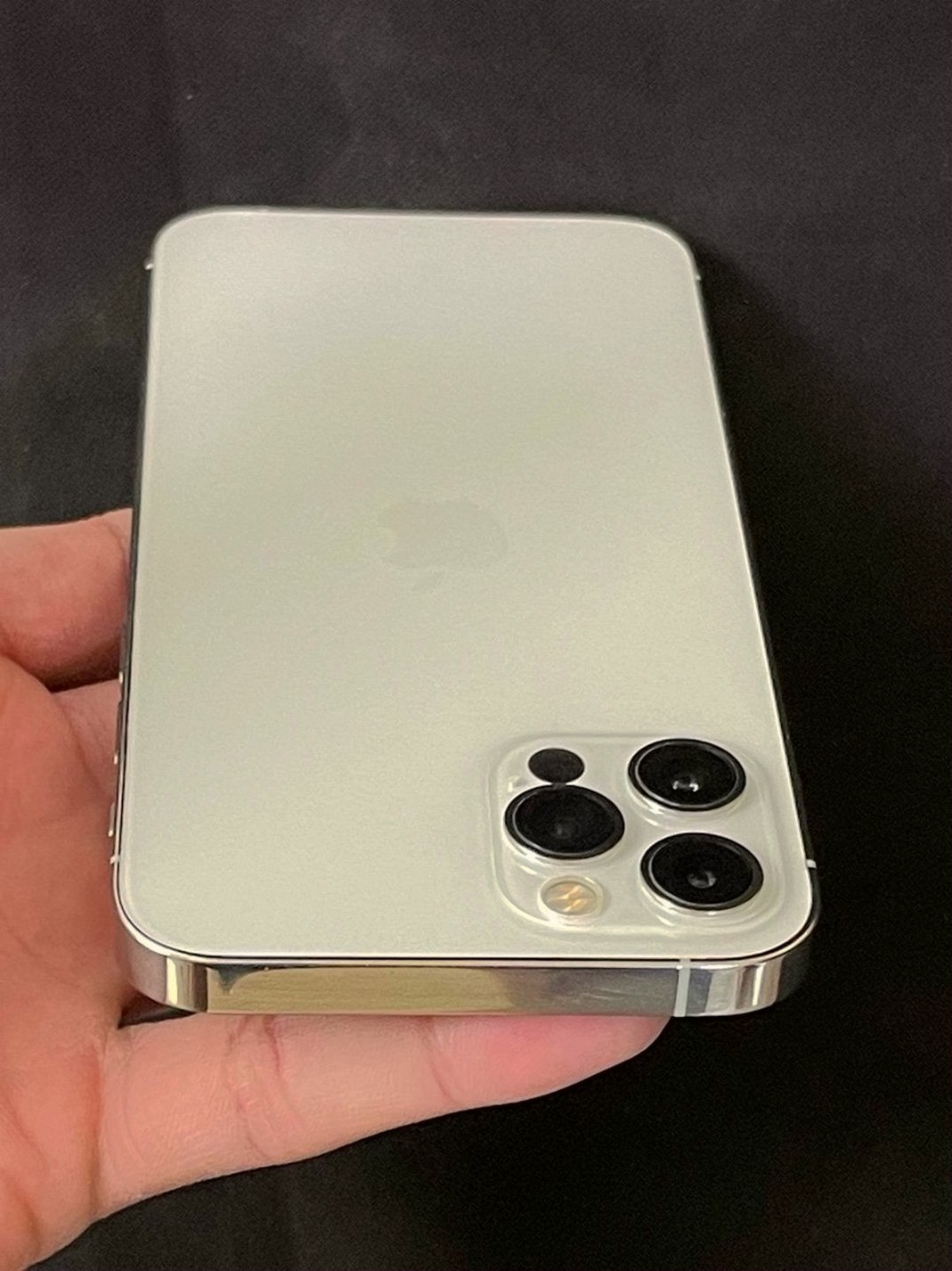 Apple iPhone 12 Pro 256GB Silver Unlocked - Used image 5