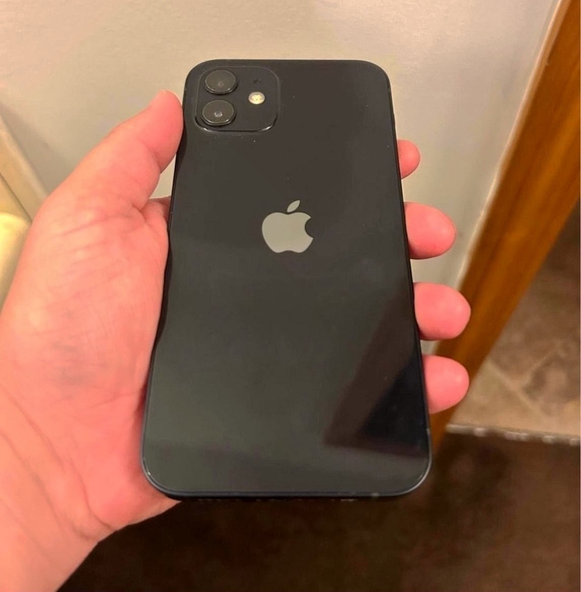 Apple iPhone 12 64GB Black Unlocked - Used