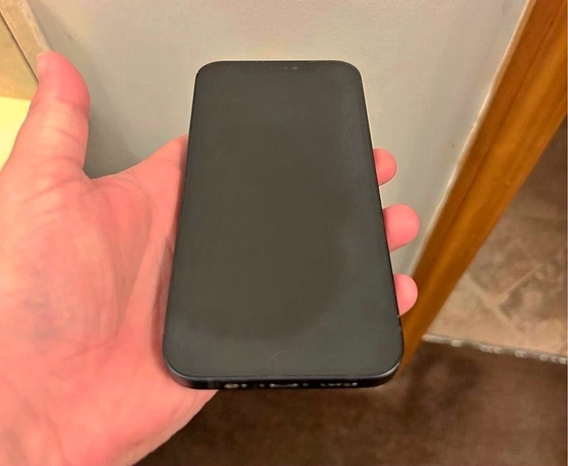 Apple iPhone 12 64GB Black Unlocked - Used image 2