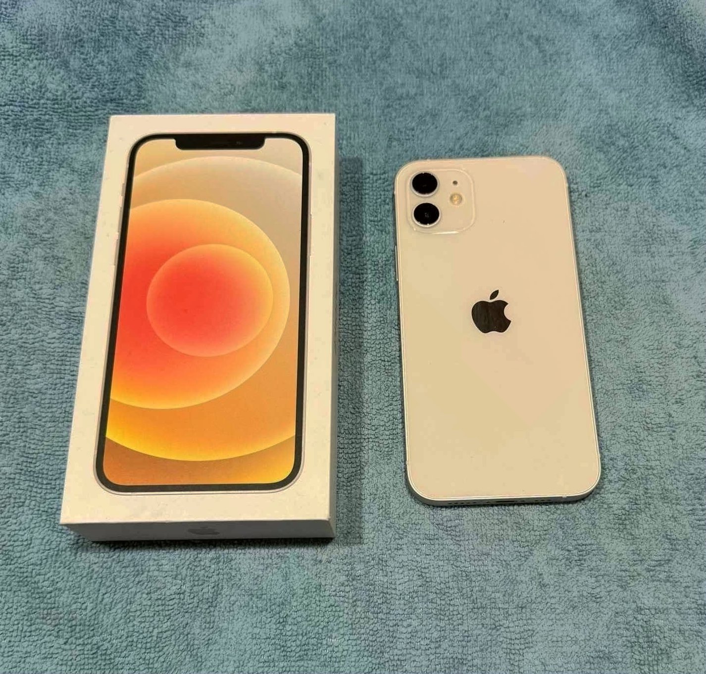 Apple iPhone 12 256GB White Unlocked - Used image 2