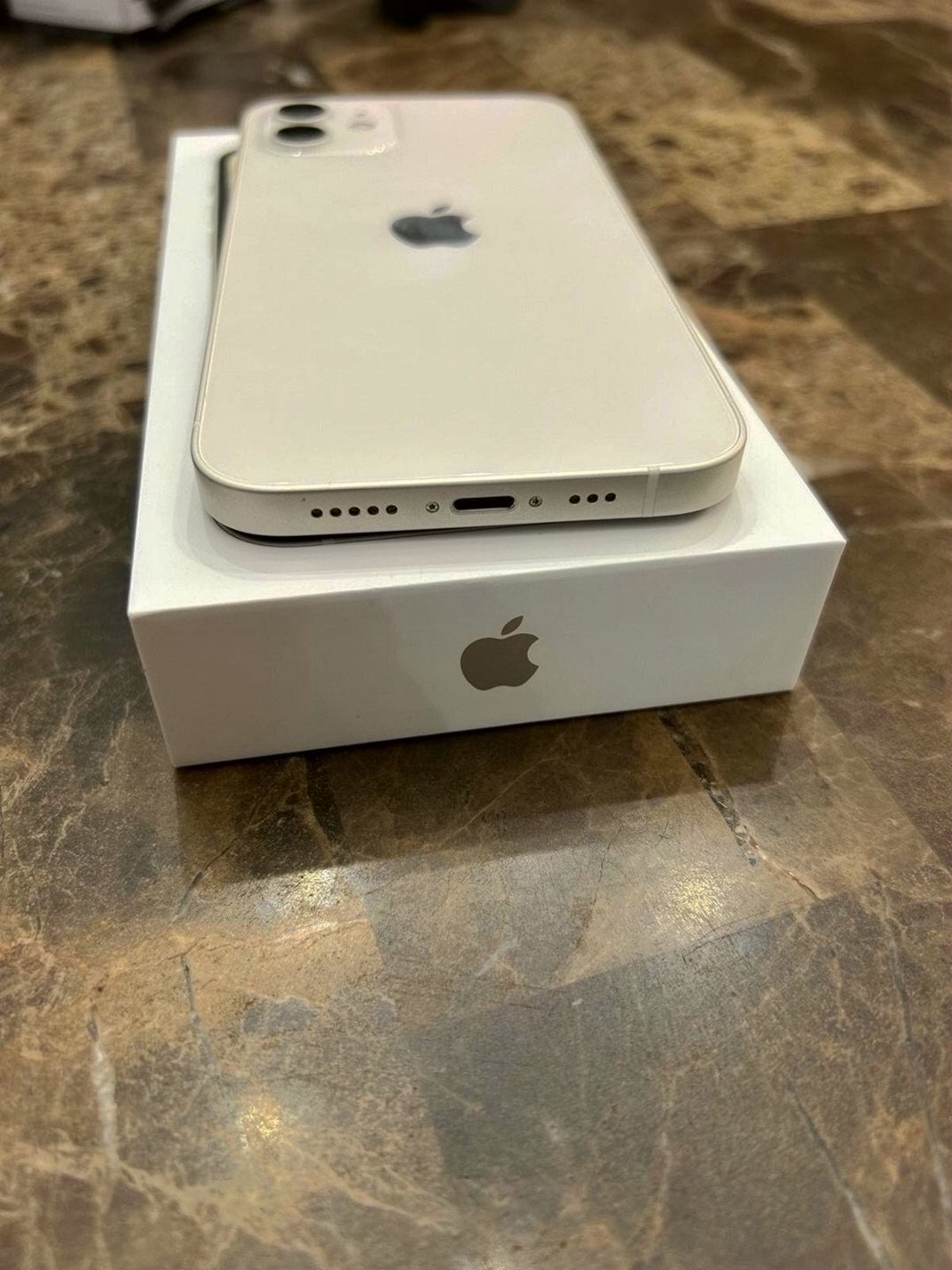 Apple iPhone 12 128GB White Unlocked - Used image 3