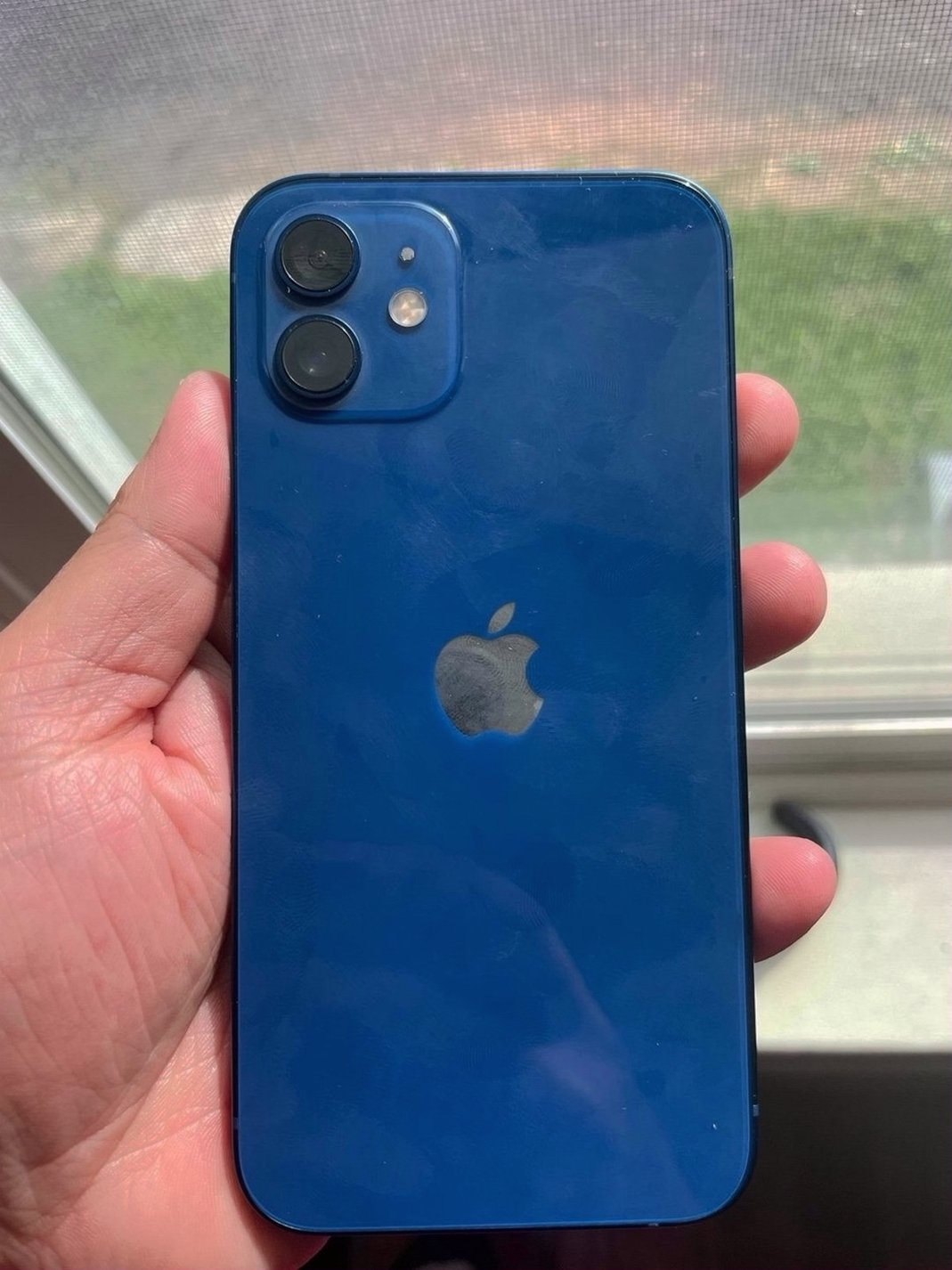 Apple iPhone 12 128GB Blue Unlocked - Used image 4