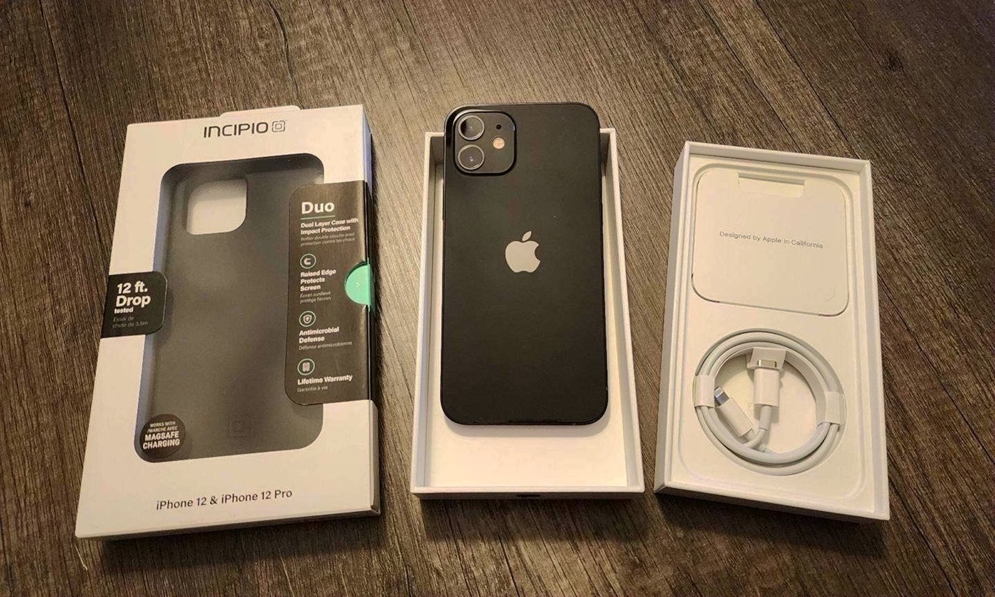Apple iPhone 12 128GB Black Unlocked - Used