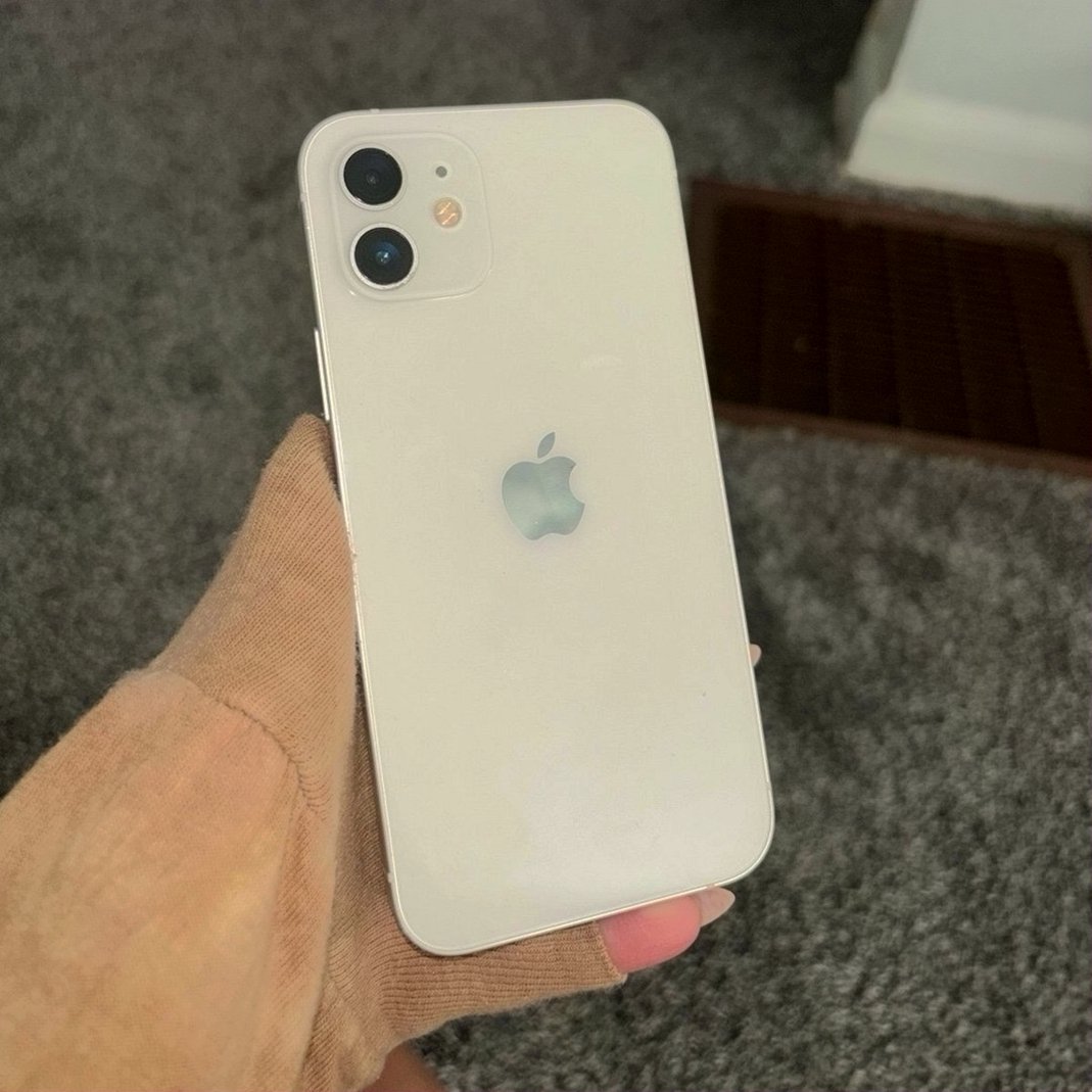Apple iPhone 12 256GB Unlocked Used