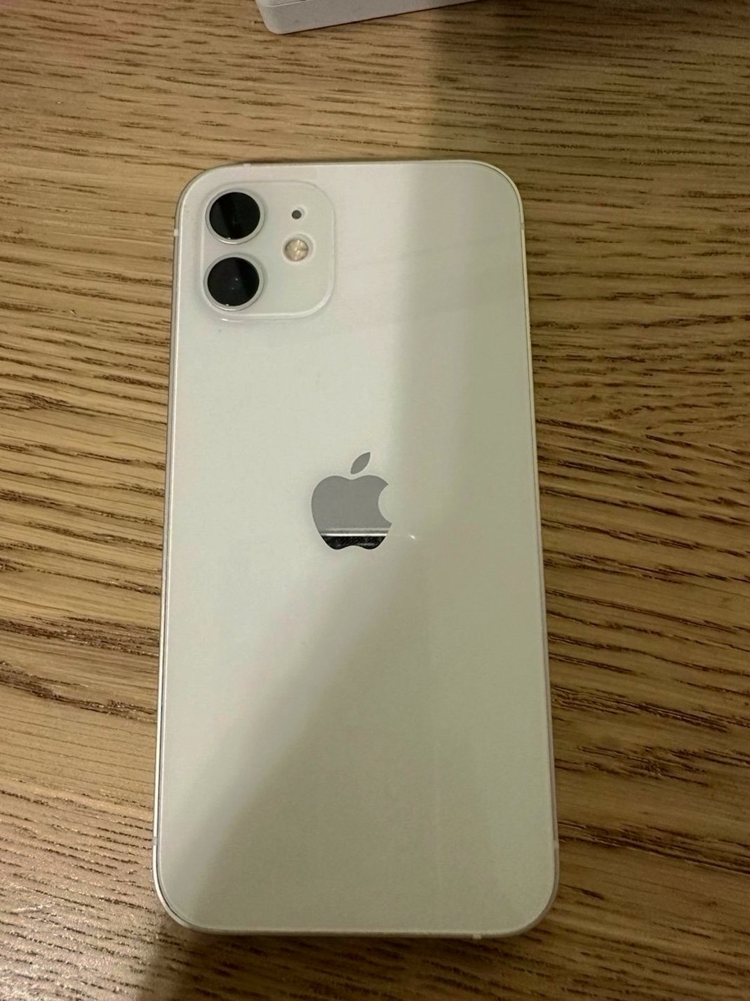Apple iPhone 12 128GB White Unlocked - Used image 4