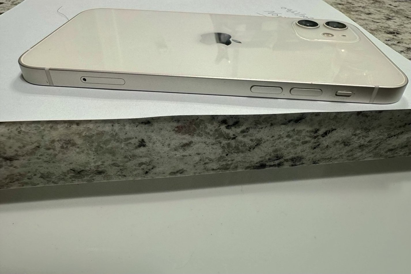 Apple iPhone 12 128GB White Unlocked - Used image 5
