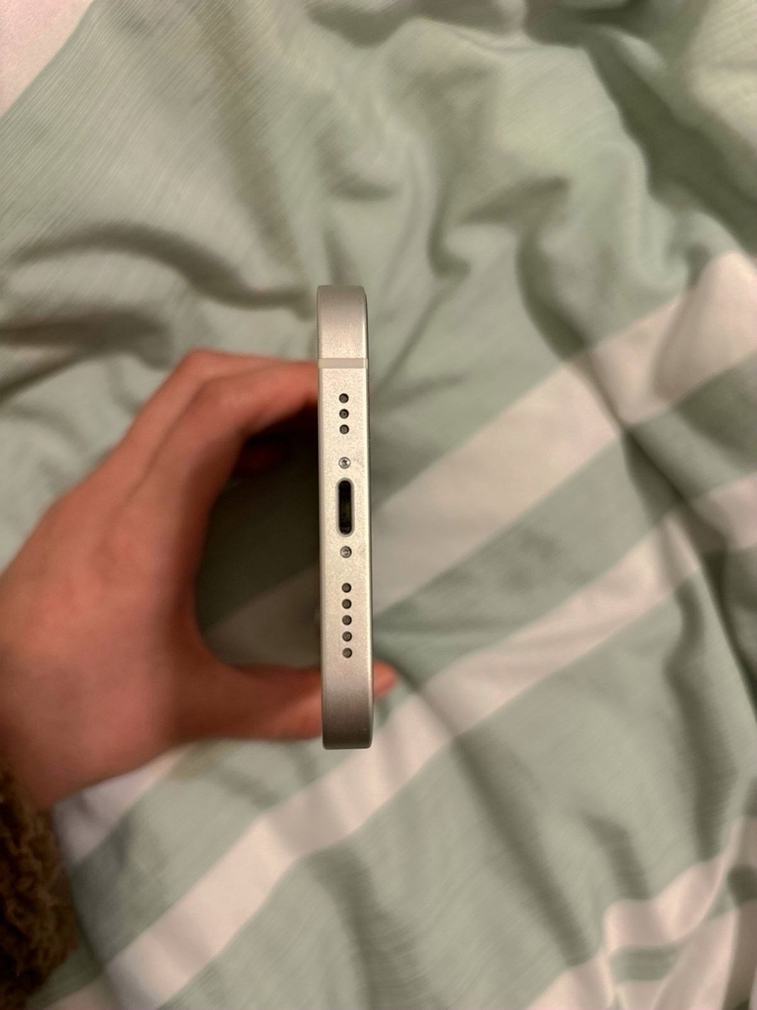 Apple iPhone 12 128GB White Unlocked - Used image 5