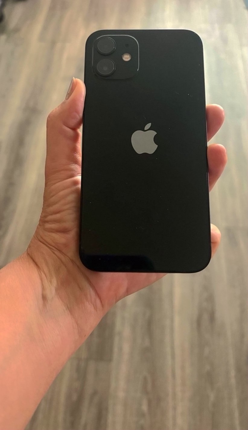 Apple iPhone 12 128GB Black Unlocked - Used image 4