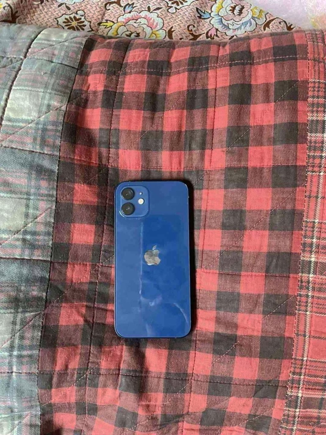 Apple iPhone 12 128GB Unlocked Used image 2