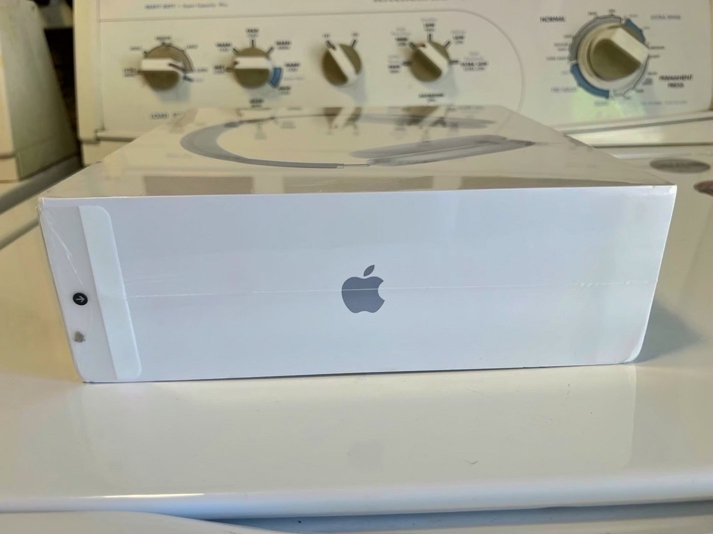 Apple AirPods Max 2O72 Unlocked - Used image 10