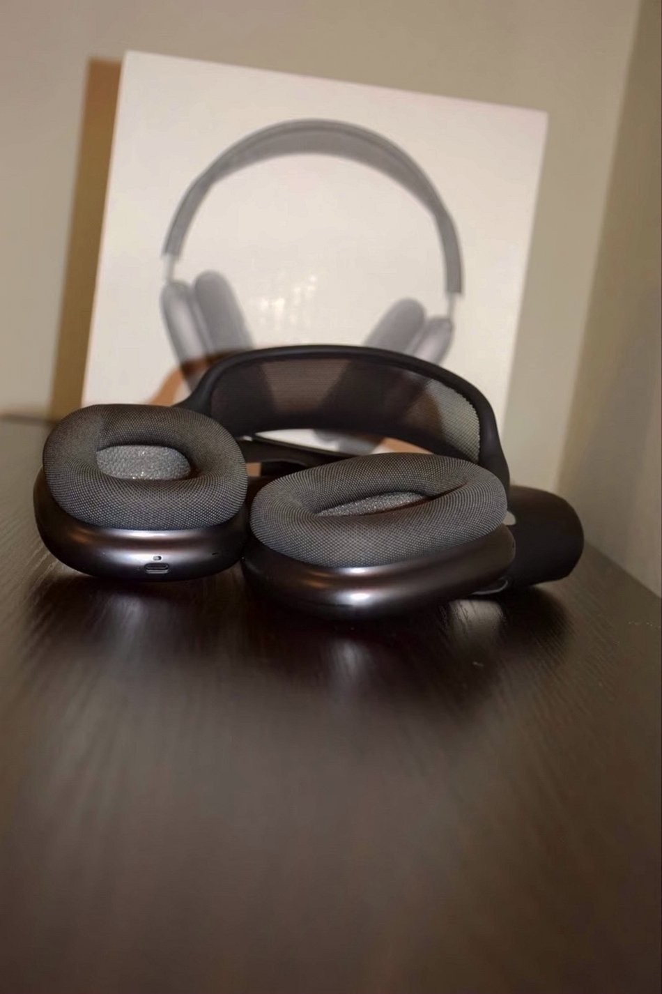 Apple AirPods Max 1P17 with Smart Case Used image 5
