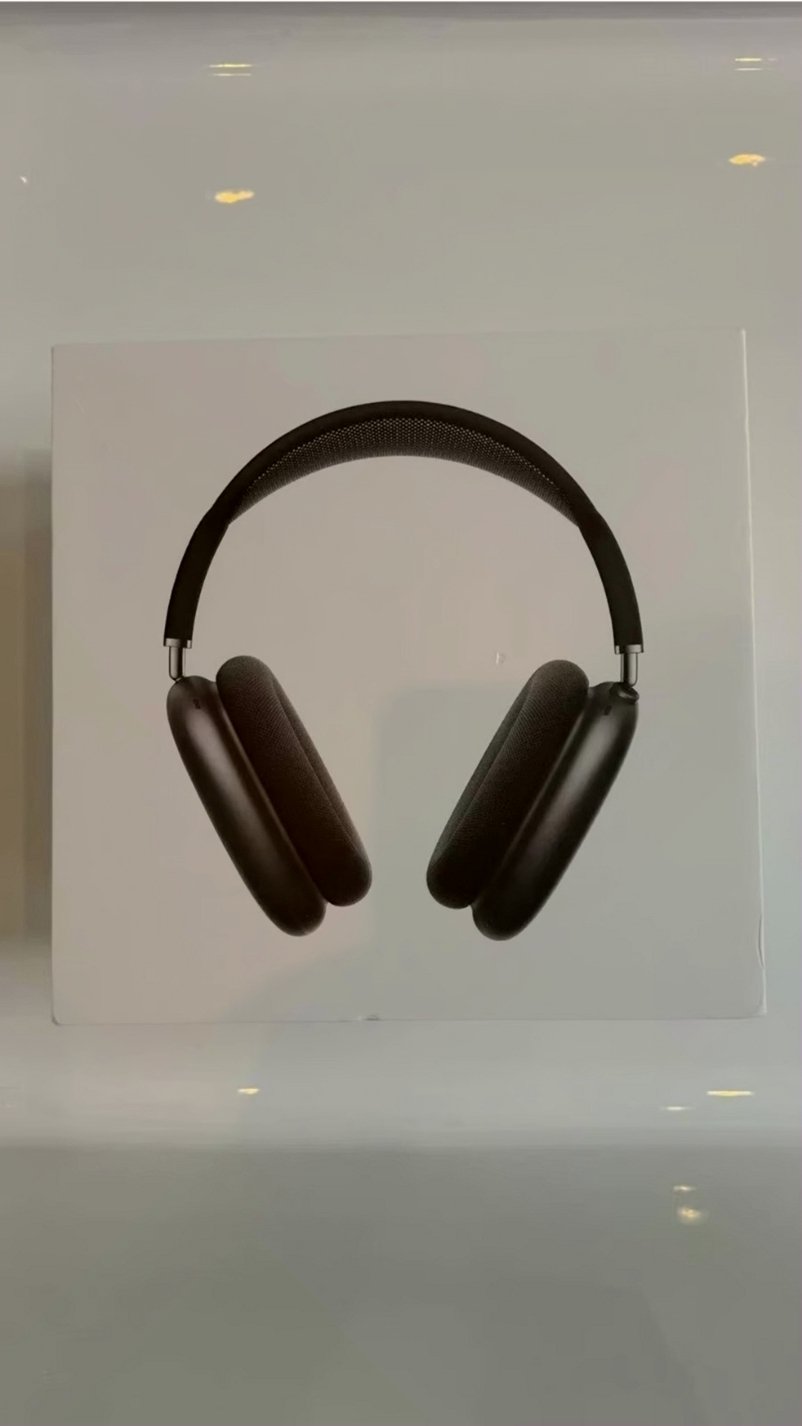 Apple AirPods Max Space Gray Unlocked - Used image 5