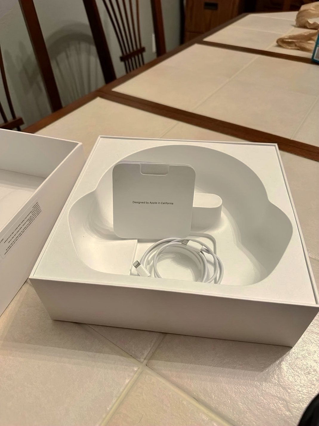 Apple AirPods Max 8U56 Used image 4