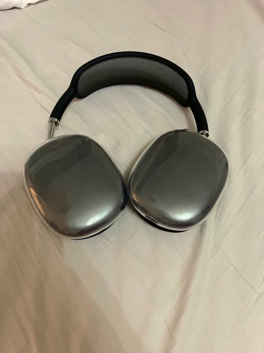 Apple AirPods Max Silver Unlocked - Used image 2