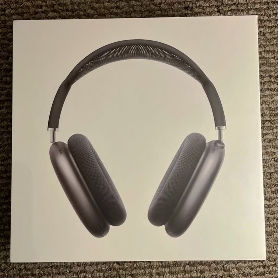 Apple AirPods Max Space Gray Unlocked - Used image 4