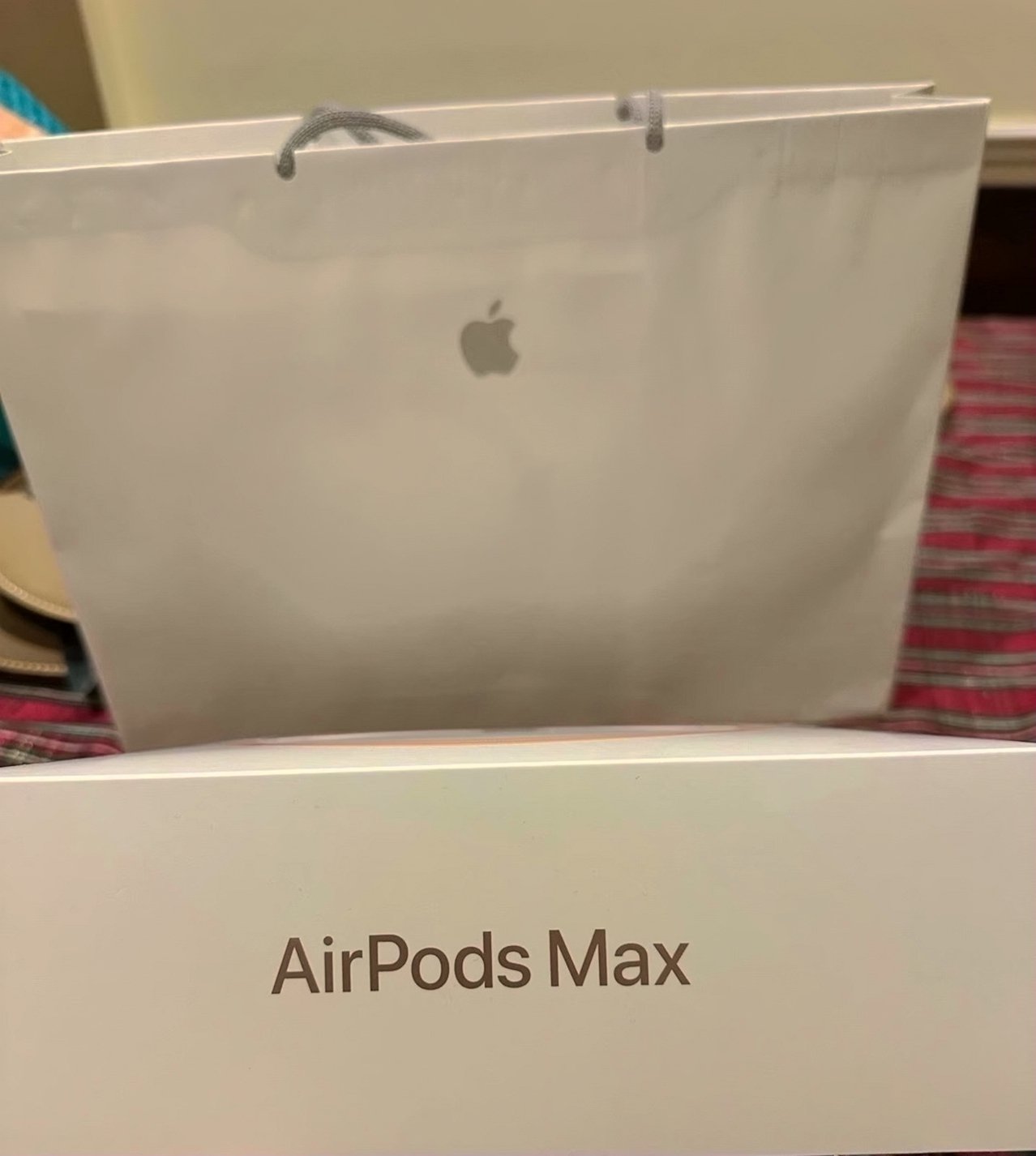 Apple AirPods Max 2nd Gen Orange Unlocked - Used image 3