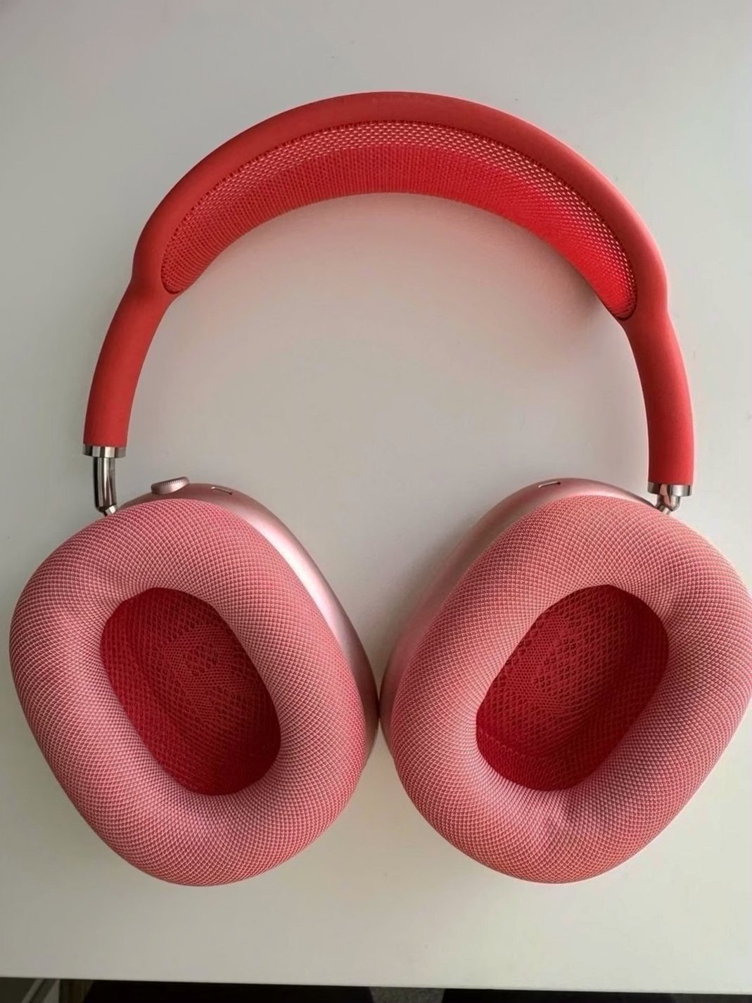 Apple AirPods Max Pink Unlocked - Used image 2