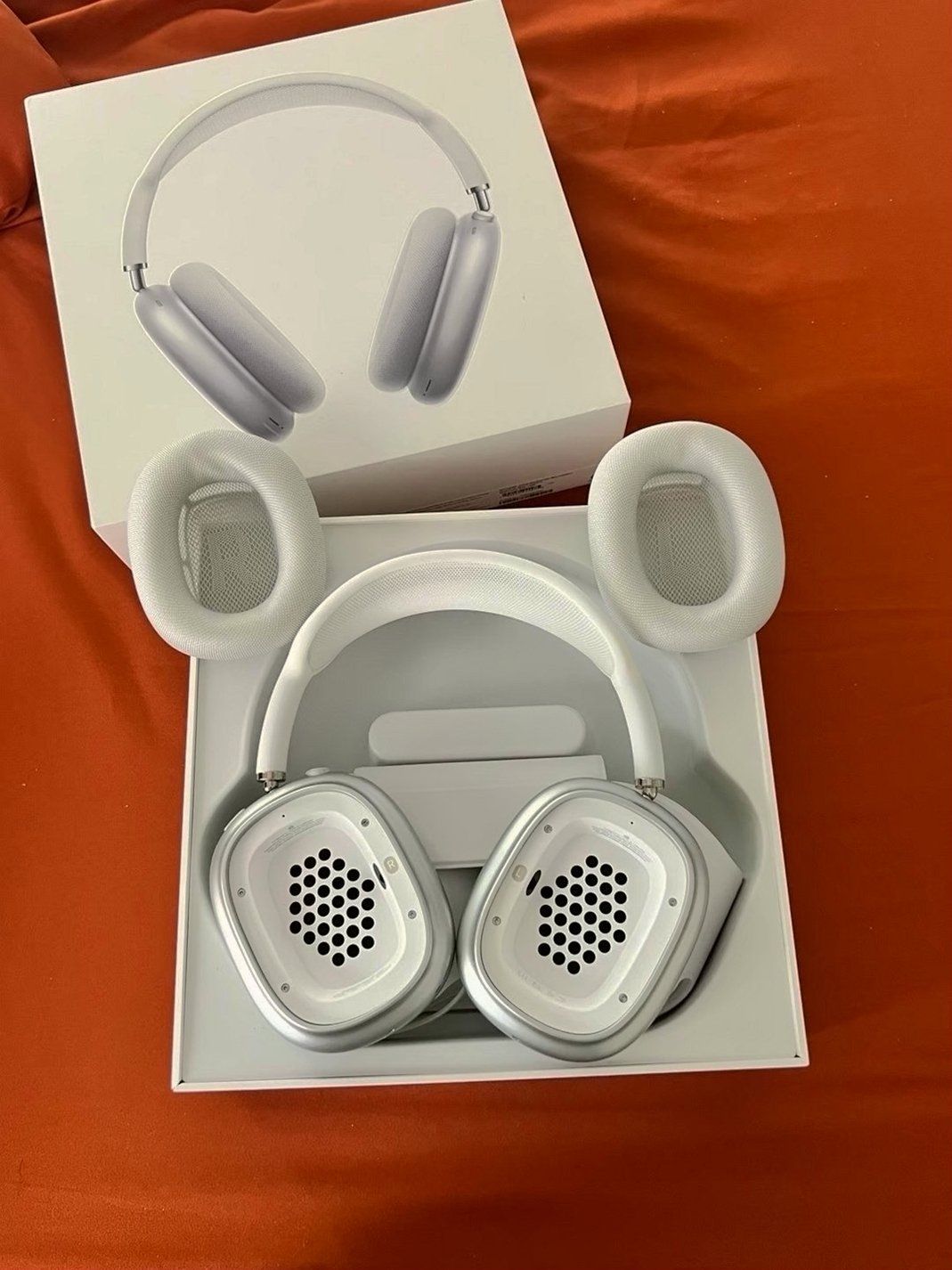 Apple AirPods Max 7C96 Space Gray Unlocked - Used image 4