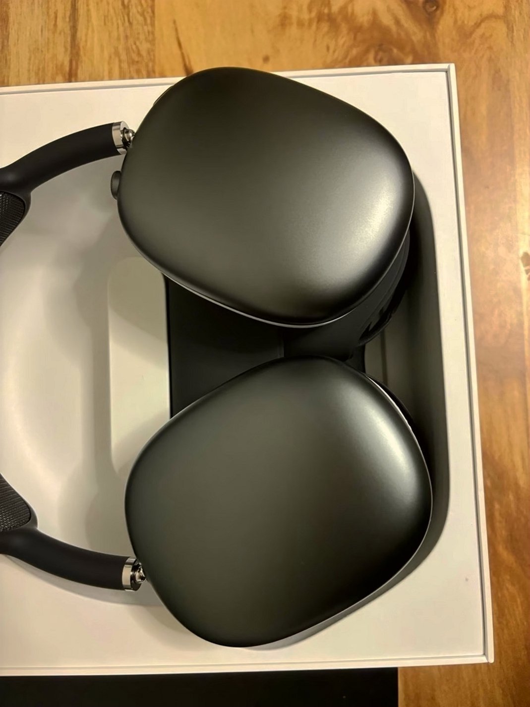 Apple AirPods Max Space Gray Unlocked - Used