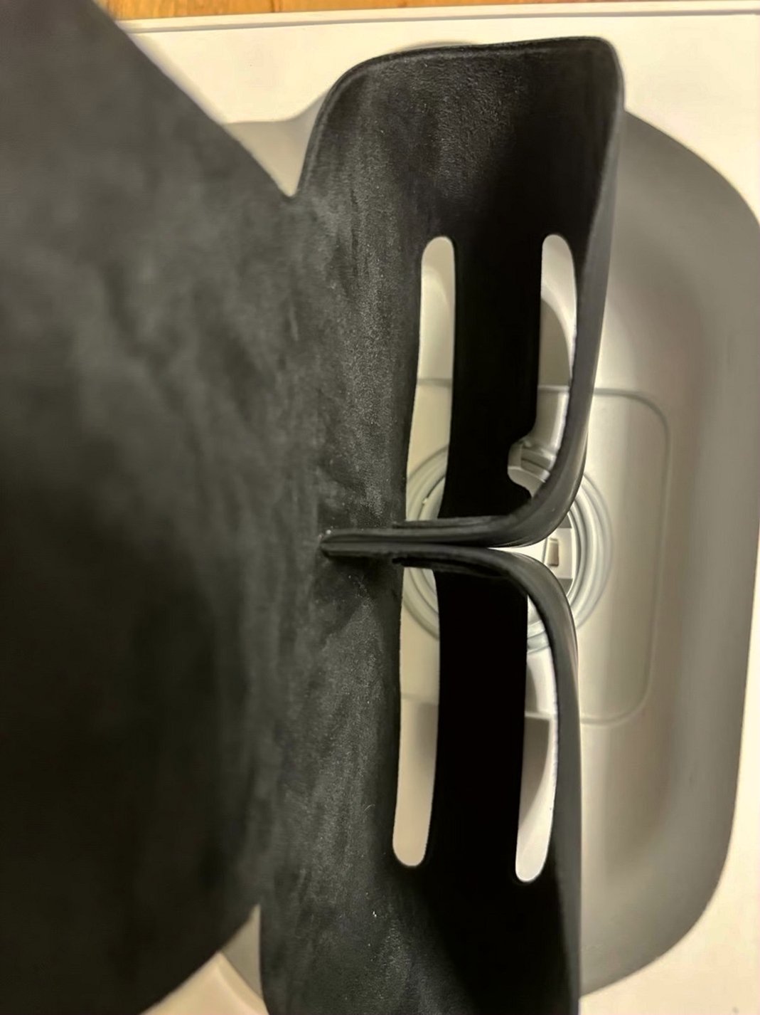 Apple AirPods Max Space Gray Unlocked - Used image 5