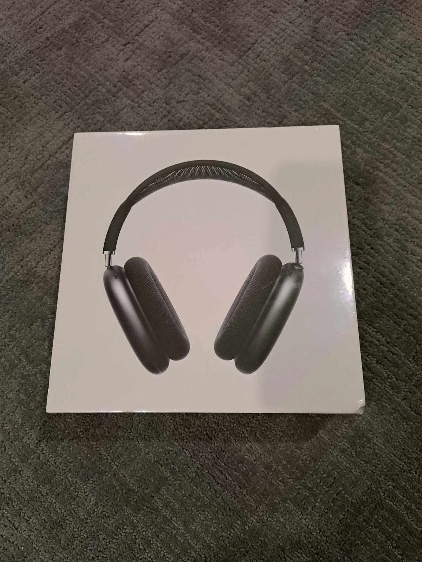 Apple AirPods Max 6V32 Space Gray Unlocked - Used