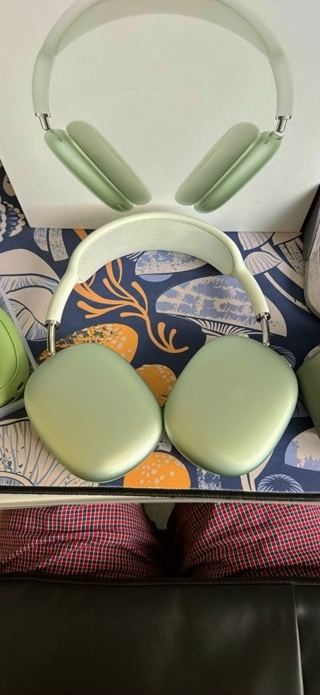 Apple AirPods Max Green Unlocked - Used image 3
