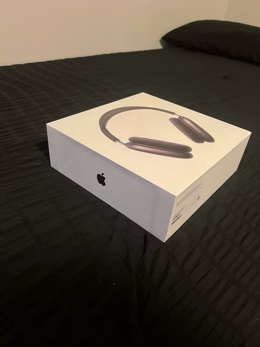 Apple AirPods Max 2024 USB-C Used image 2