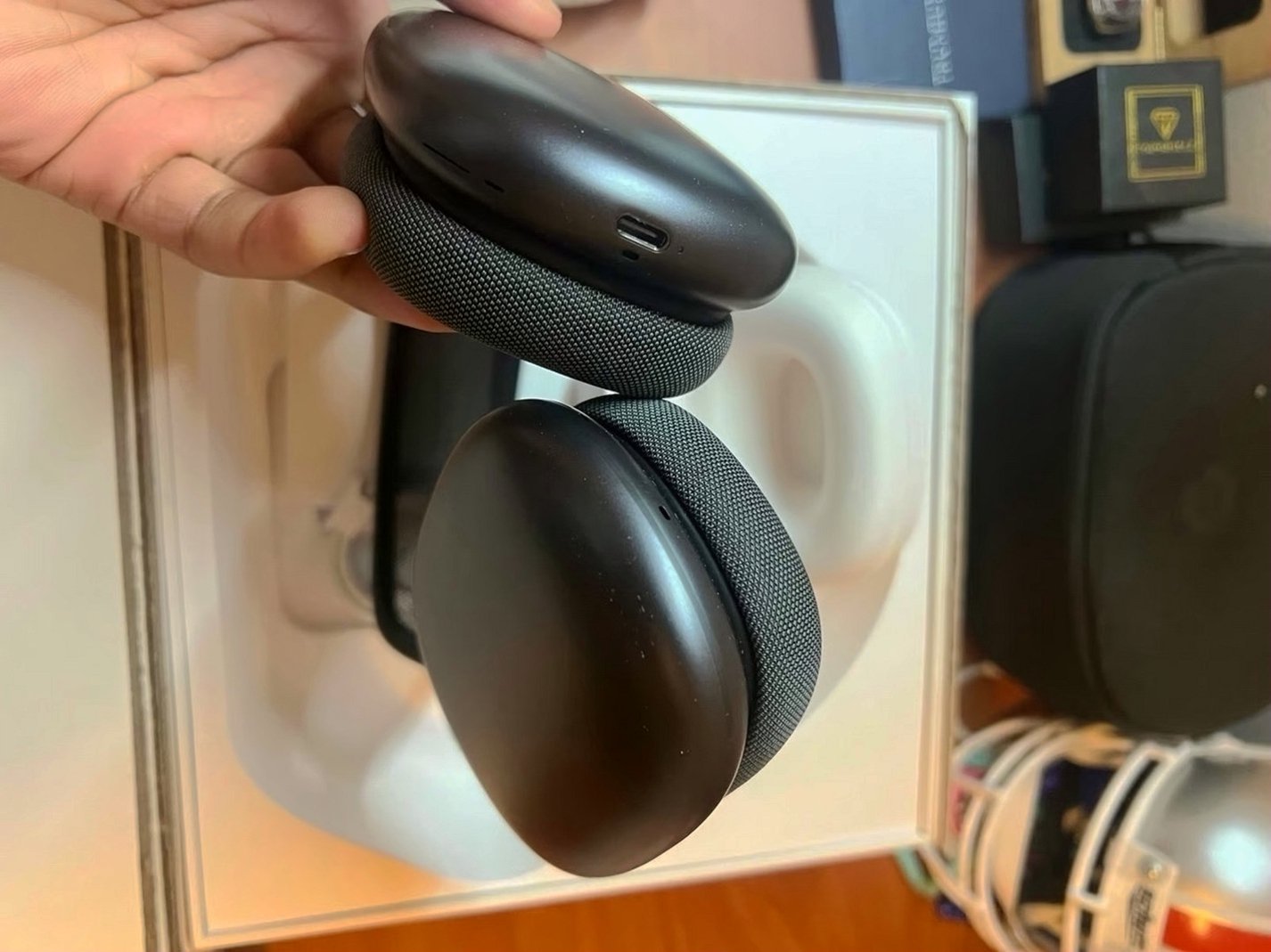 Apple AirPods Max 2024 USB-C Used image 5