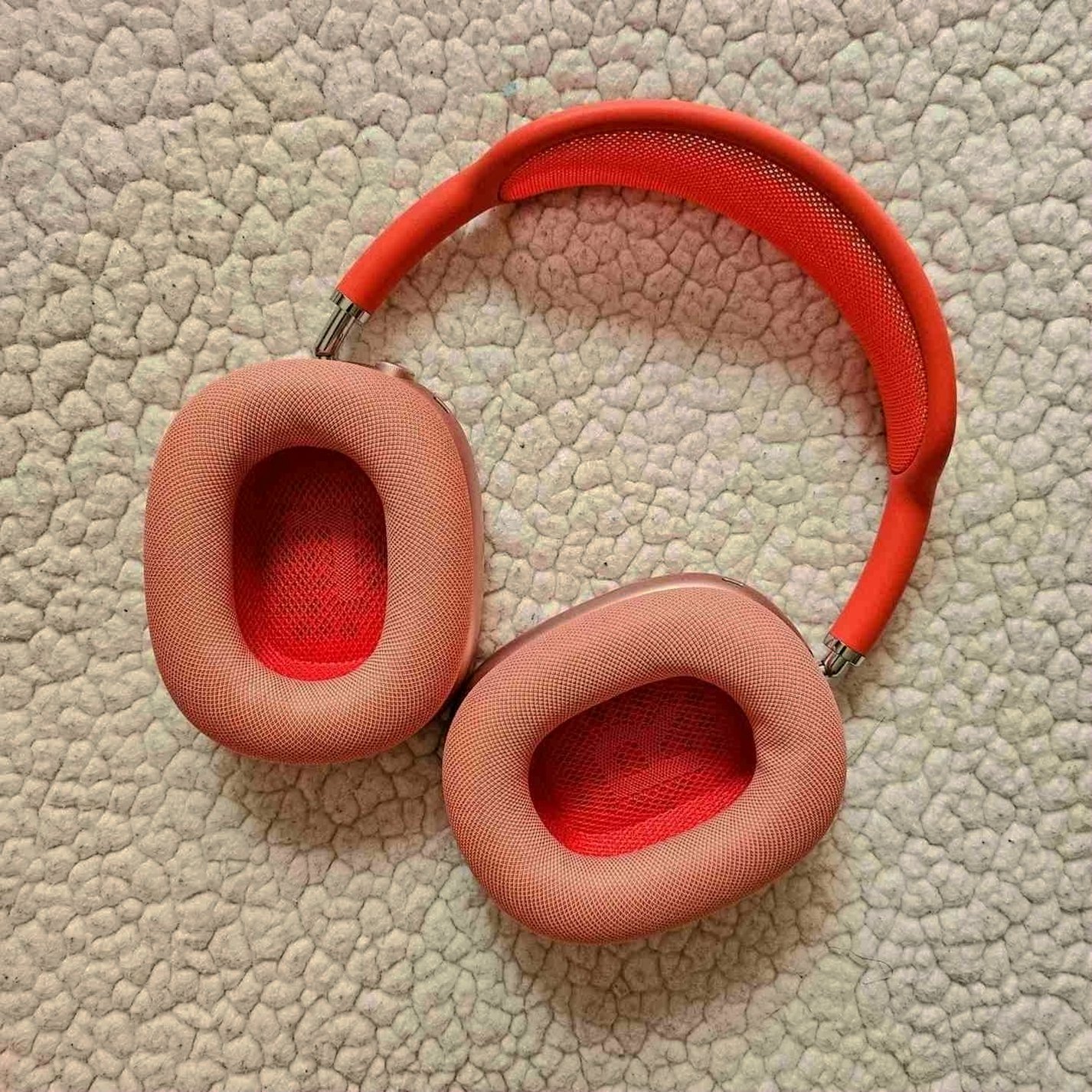 Apple AirPods Max Pink Unlocked - Used image 2