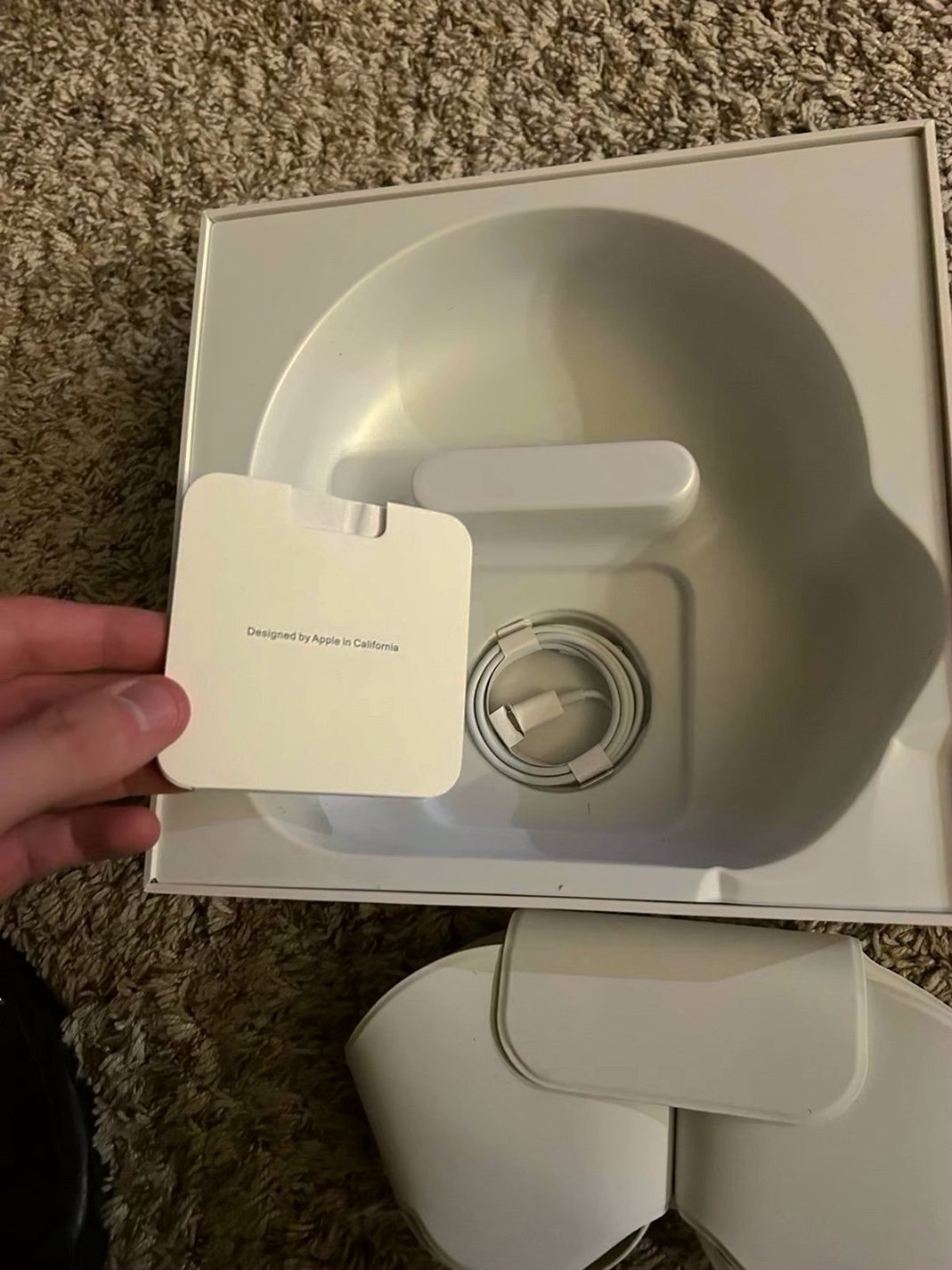 Apple AirPods Max 6M51 White Unlocked - Used image 4