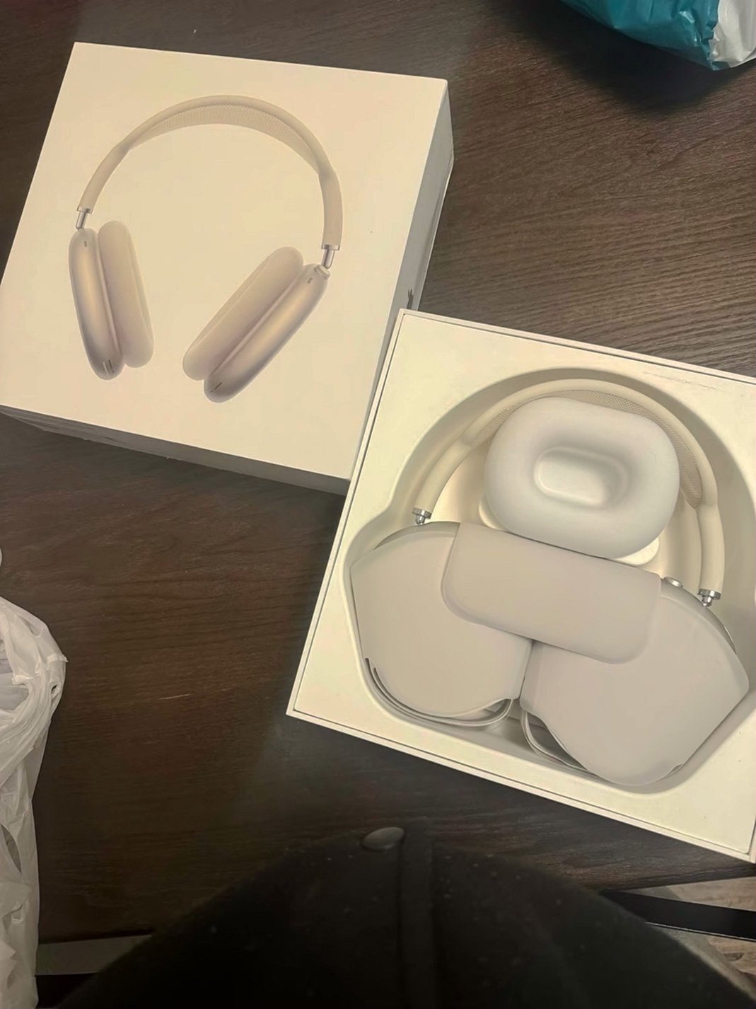 Apple AirPods Max 9X56 Silver Unlocked - Used image 2