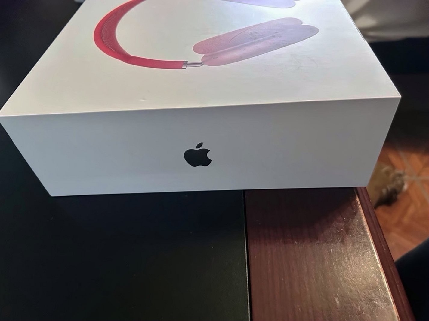 Apple AirPods Max 8T63 Red Unlocked - Used image 3