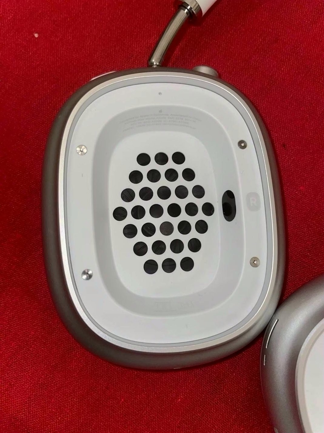 Apple AirPods Max Silver Unlocked - Used image 4