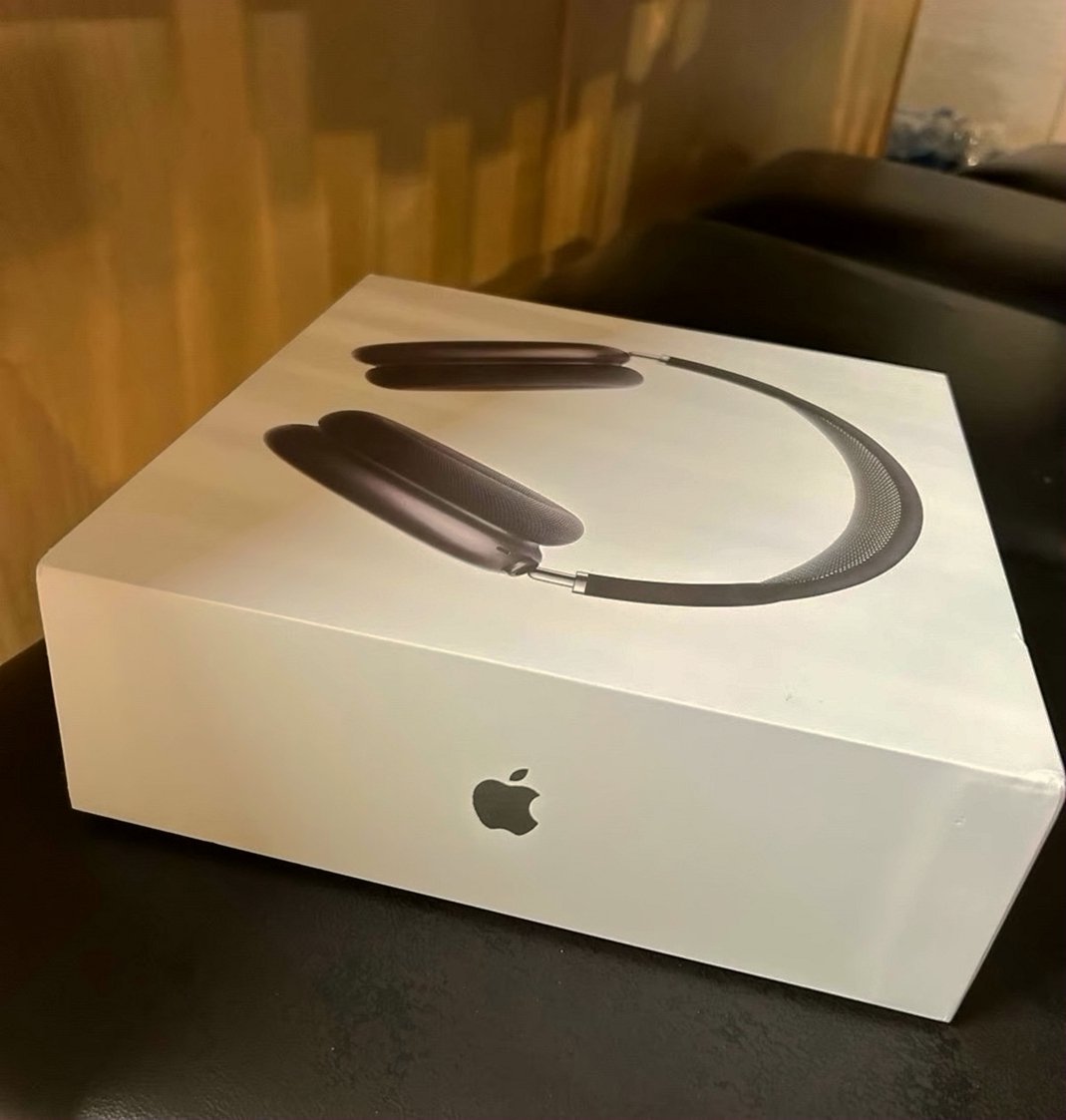Apple AirPods Max 6C38 Silver Used image 3