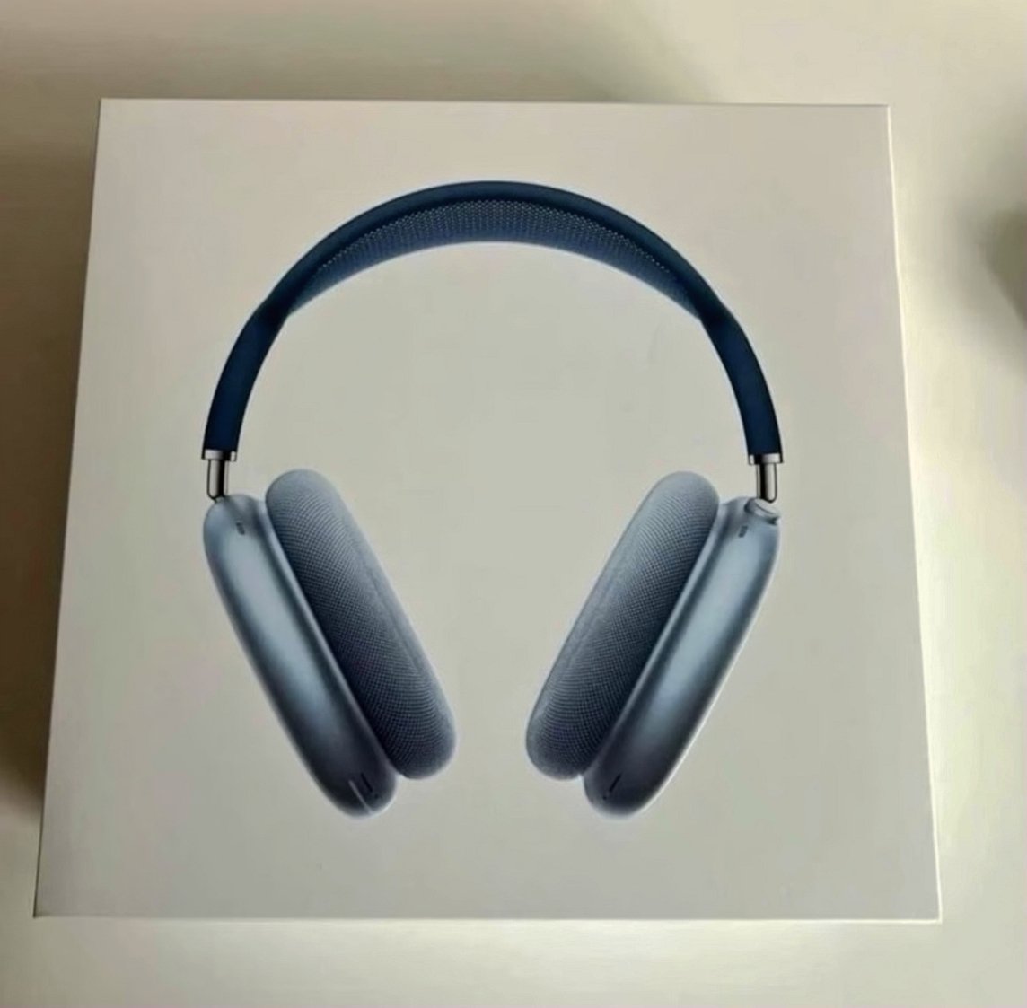 Apple AirPods Max Sky Blue Unlocked - Used