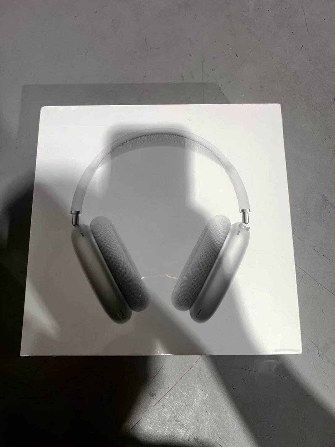 Apple AirPods Max Silver Unlocked - Used