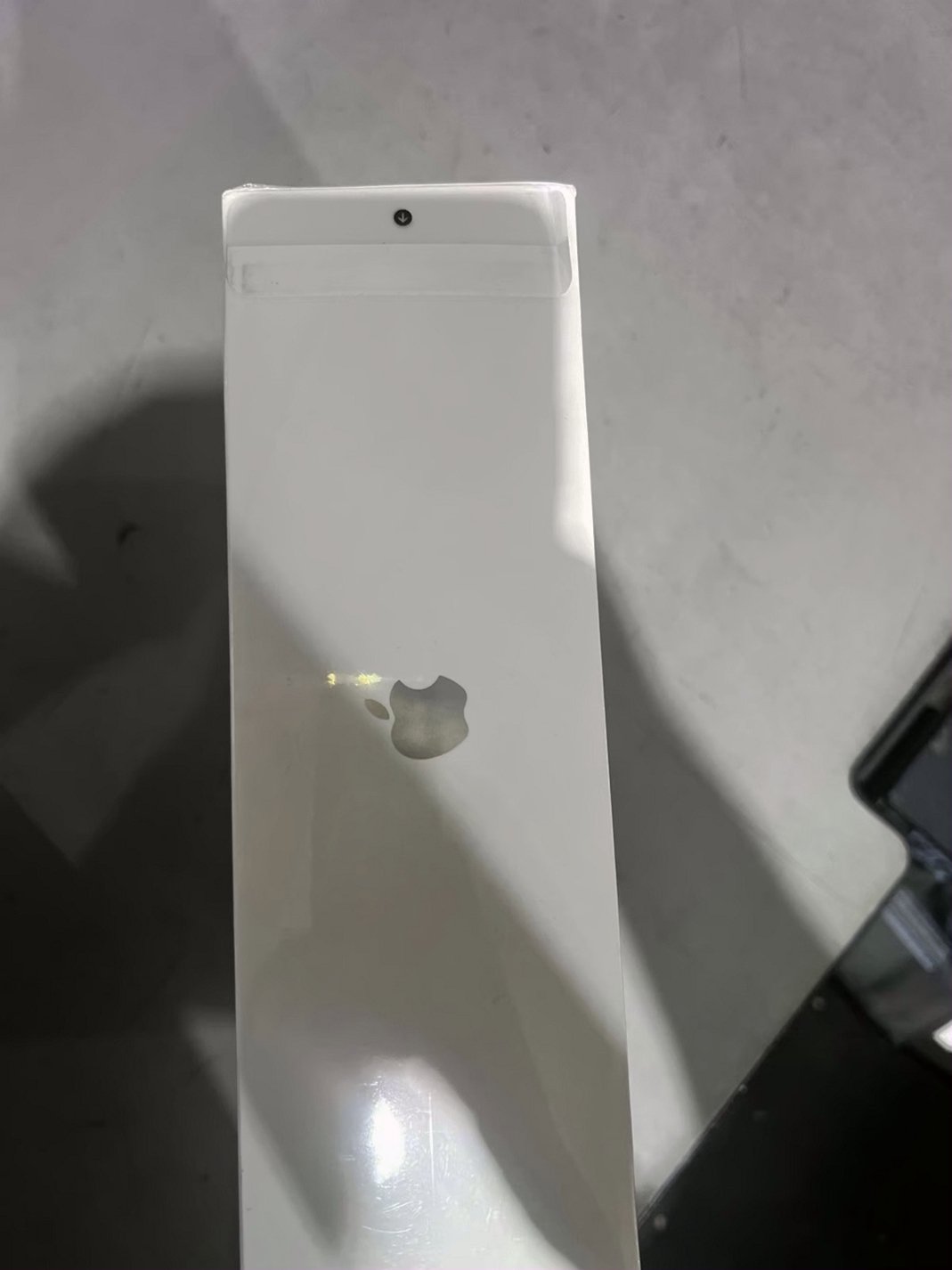 Apple AirPods Max Silver Unlocked - Used image 3
