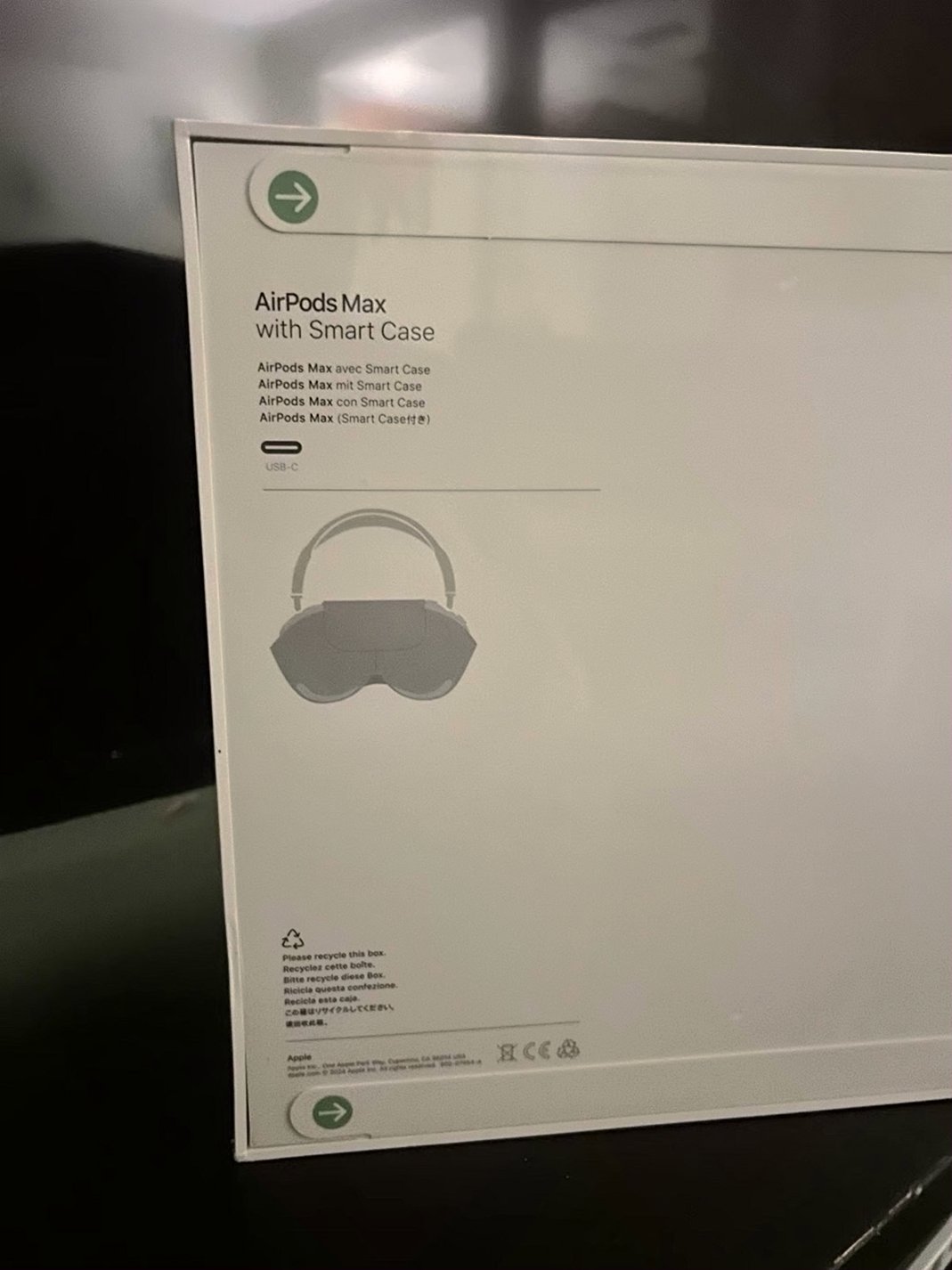 Apple AirPods Max Midnight Unlocked - Used image 2