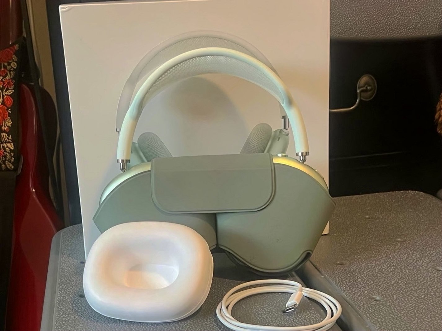 Apple AirPods Max Green Unlocked - Used