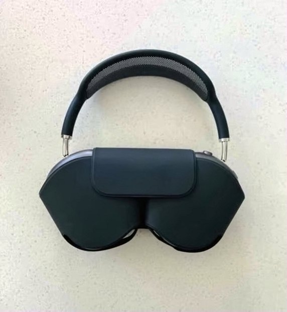 Apple AirPods Max Space Gray Unlocked - Used image 2