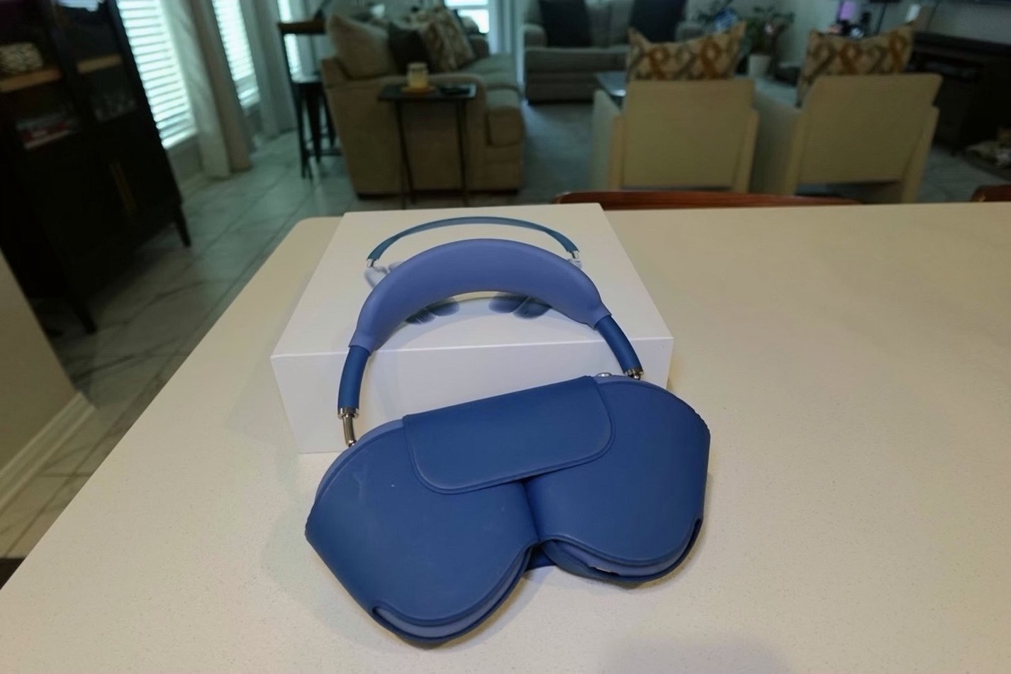 Apple AirPods Max Sky Blue Unlocked - Used